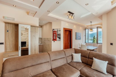 2 chambres Appartement à Tivat, Montenegro No. 66766 27