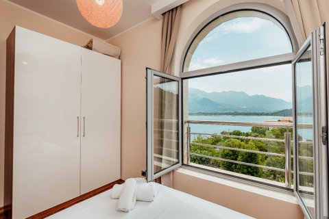 2 chambres Appartement à Tivat, Montenegro No. 66766 29