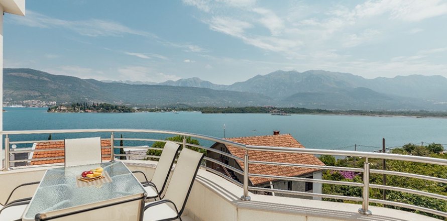 2 chambres Appartement à Tivat, Montenegro No. 66766