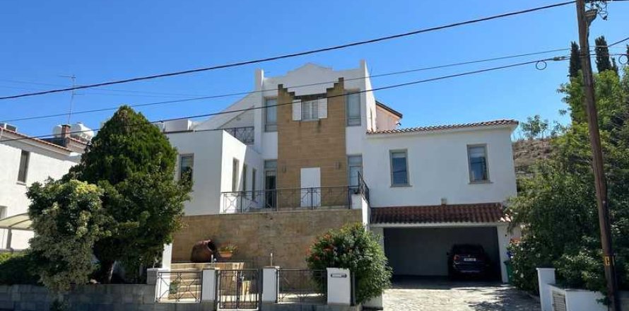 4 bedrooms Villa in Enkomi, Cyprus No. 32031