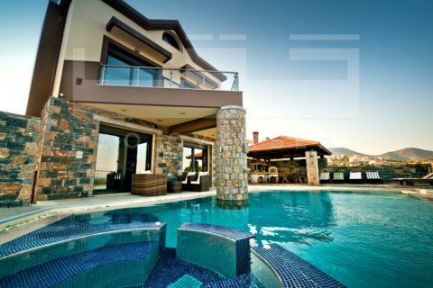 4 bedrooms Villa in Crete, Greece No. 70557 3