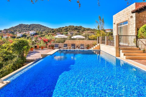 6+1 Villa in Kas, Turkey No. 76689 3