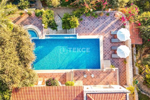 6+1 Villa in Kas, Turkey No. 76689 21