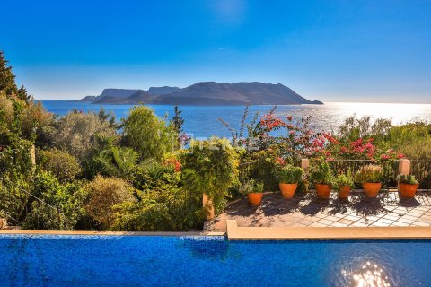 6+1 Villa in Kas, Turkey No. 76689 1