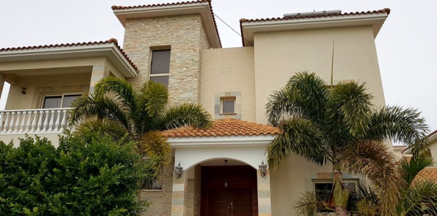 4 dormitorios Villa en Limassol, Cyprus No. 50242