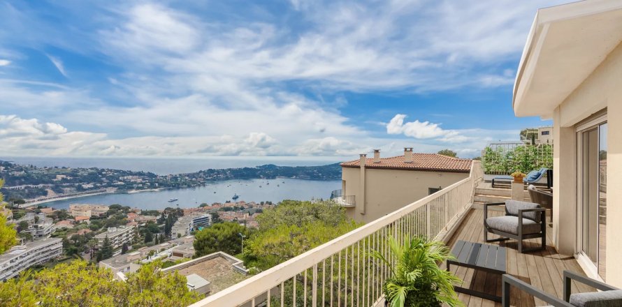 2 dormitorios Apartment en Villefranche-sur-Mer, France No. 68933