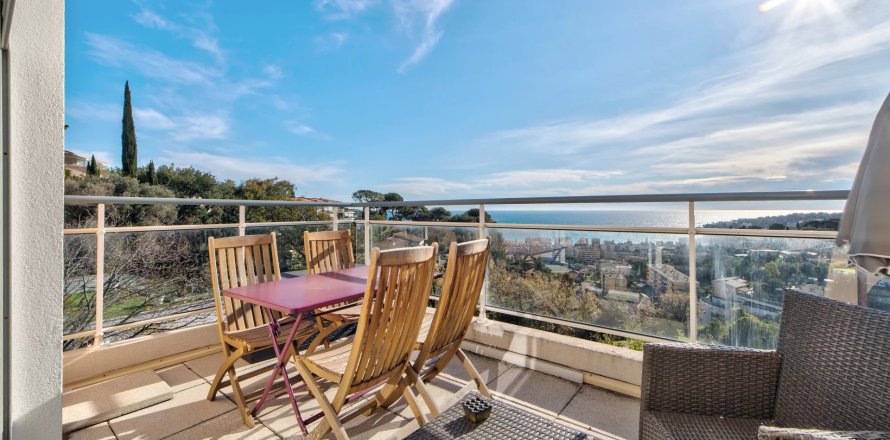 2 dormitorios Apartment en Roquebrune-Cap-Martin, France No. 68931