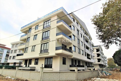 5+1 Apartment in Cinarcik, Turkey No. 11758 2