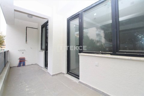 5+1 Apartment in Cinarcik, Turkey No. 11758 10