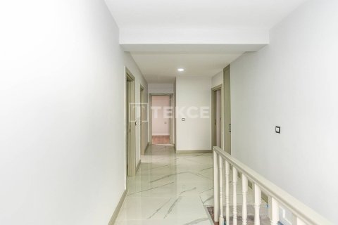 3+1 Apartment in Istanbul, Turkey No. 11723 25