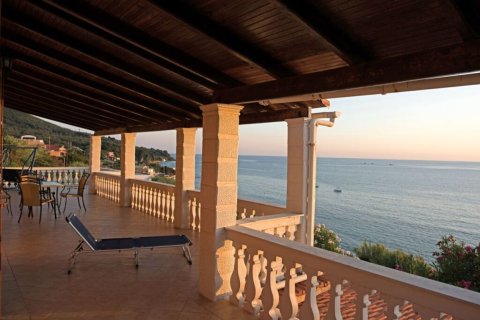 8 bedrooms Villa in Corfu, Greece No. 47611 9