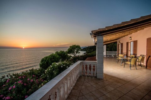 8 bedrooms Villa in Corfu, Greece No. 47611 5