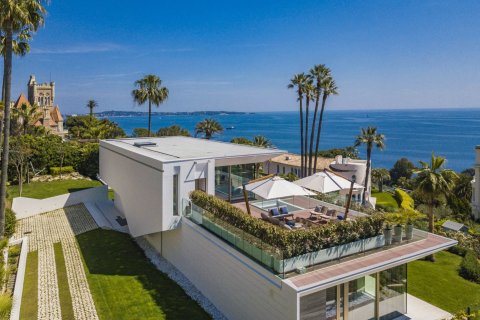 5 bedrooms Villa in Cannes, France No. 67316 5