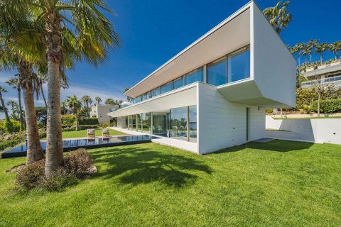 5 bedrooms Villa in Cannes, France No. 67316 4