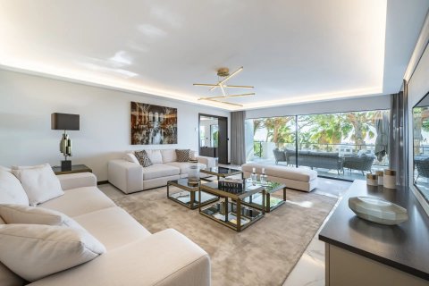 4 dormitorios Apartment en Cannes, France No. 67315 6