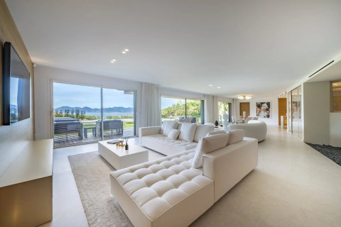 5 bedrooms Villa in Cannes, France No. 67318 5