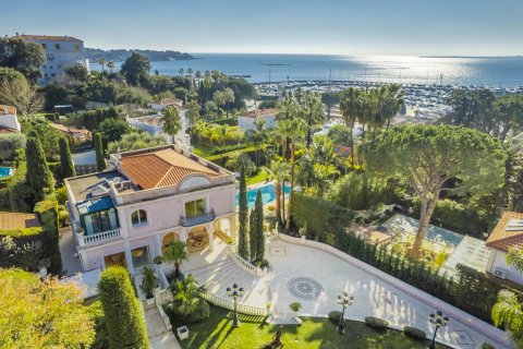 5 bedrooms Villa in Antibes, France No. 67317 2