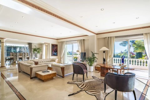 5 bedrooms Villa in Antibes, France No. 67317 6