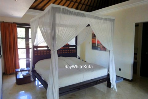 3 bedrooms Villa in Canggu, Indonesia No. 23045 5