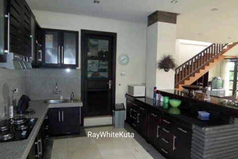 3 bedrooms Villa in Canggu, Indonesia No. 23045 4