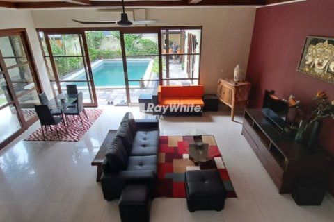 2 bedrooms Villa in Jimbaran, Indonesia No. 23087 1