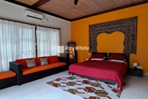 2 bedrooms Villa in Jimbaran, Indonesia No. 23087 4