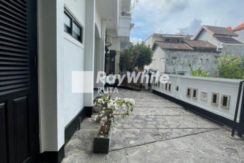 6 bedrooms House in Denpasar, Indonesia No. 23126 14