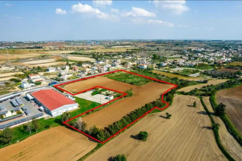 22061m² Land in Oroklini, Cyprus No. 64607 6