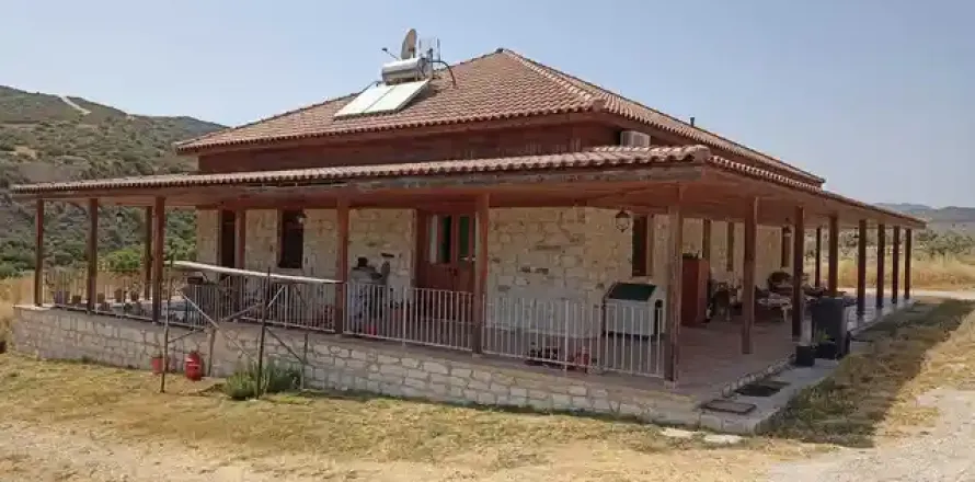 4 chambres House à Skarinou, Cyprus No. 31817