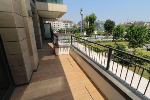 2+1 Apartment en Zeytinburnu, Turkey No. 16750 16