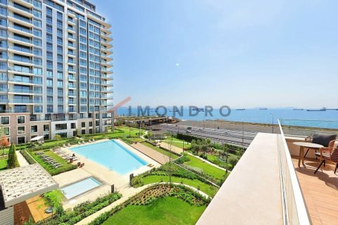 2+1 Apartment en Zeytinburnu, Turkey No. 16750 1