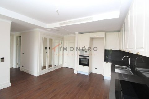 2+1 Apartment en Zeytinburnu, Turkey No. 16750 11