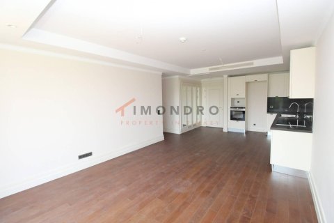 2+1 Apartment en Zeytinburnu, Turkey No. 16750 9