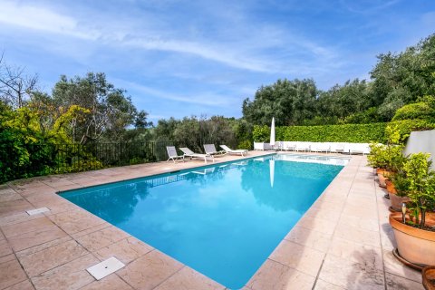 5 bedrooms Villa in Saint-Paul-de-Vence, France No. 72736 4