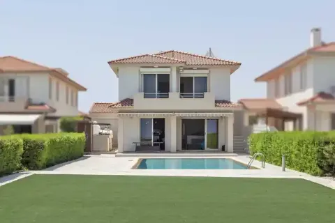 5 bedrooms House in Pervolia, Cyprus No. 40076 1