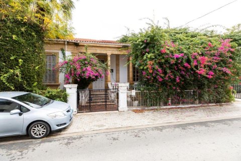 5 bedrooms House in Nicosia, Cyprus No. 73161 2