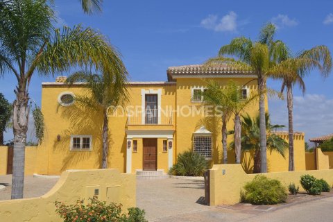 5 bedrooms Villa in Cuevas del Almanzora, Spain No. 26262 1