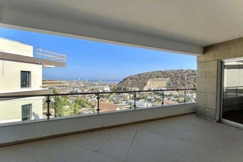 4 bedrooms Penthouse in Germasogeia, Cyprus No. 74929 8