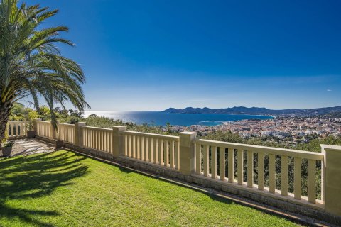 9 bedrooms Villa in Cannes, France No. 67363 5