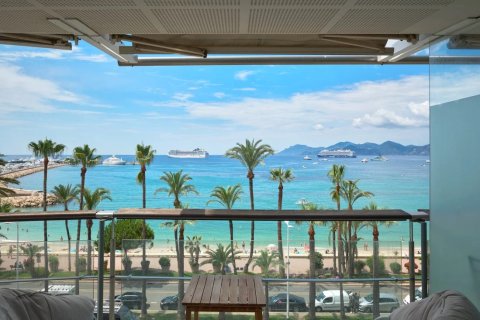 2 bedrooms Apartment in Cannes, France No. 67366 1