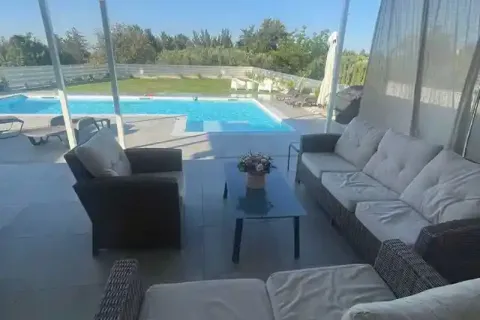 4 bedrooms Villa in Erimi, Cyprus No. 31839 1