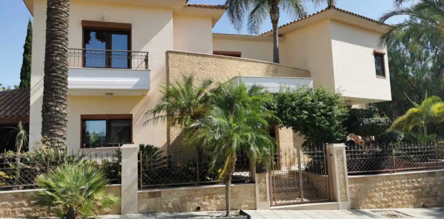 5 dormitorios House en Germasogeia, Cyprus No. 76557