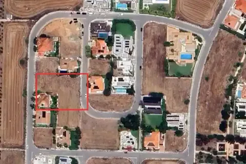 1009m² Land in Strovolos, Cyprus No. 35495 1