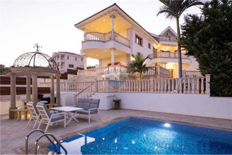 6 bedrooms Villa in Mouttagiaka, Cyprus No. 31056 1