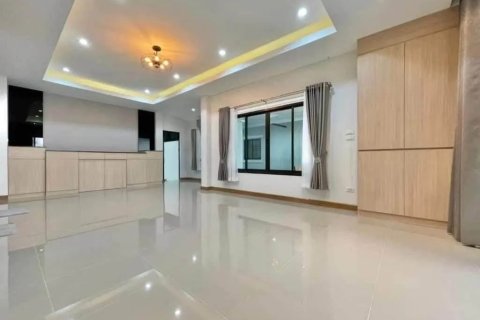 7 bedrooms House in Chiang Mai, Thailand No. 1395 10