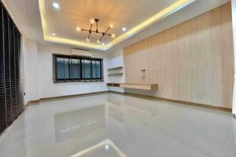 7 bedrooms House in Chiang Mai, Thailand No. 1395 23