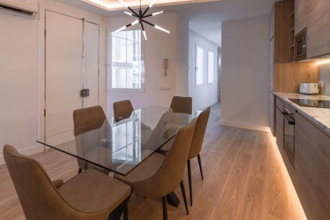 3 dormitorios Apartment en Madrid, Spain No. 26843 6