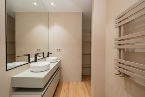 3 dormitorios Apartment en Madrid, Spain No. 26900 8