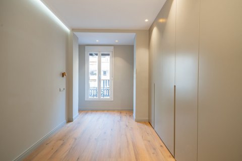 3 dormitorios Apartment en Madrid, Spain No. 26900 9