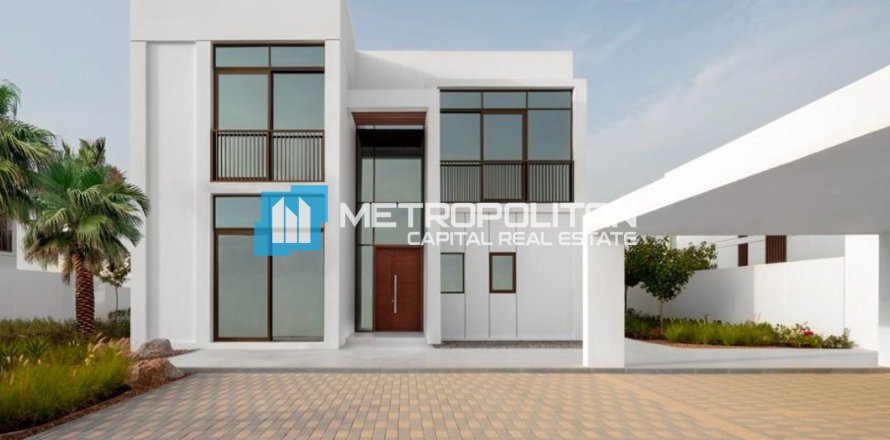 4 bedrooms Villa in Abu Dhabi, UAE No. 42391